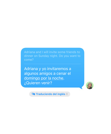 Traducción en Vivo en Mensajes, con el mensaje “Adriana y yo vamos a invitar a algunos amigos a cenar el domingo por la noche. ¿Os animáis a venir?” traducido automáticamente del inglés.