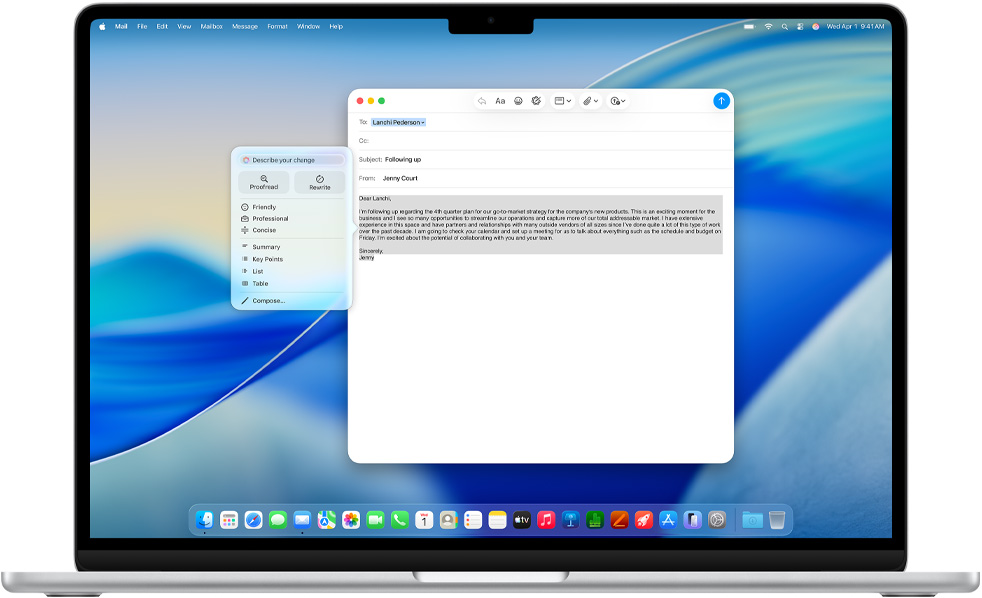 Pantalla de un MacBook Air que muestra las Herramientas de Escritura de Apple Intelligence redactando un email